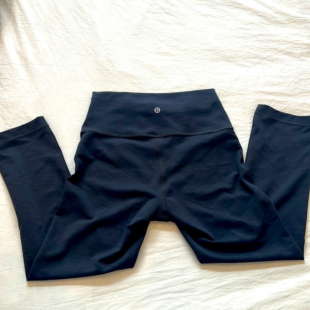 Dark grey cropped lululemon tight